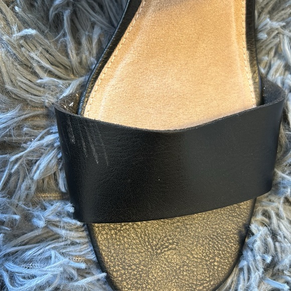 Old Navy black heeled sandals - Picture 3 of 4